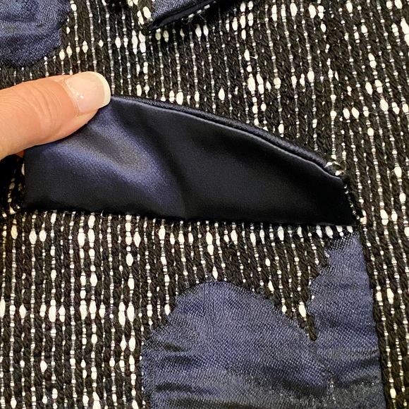 2x HP Armani tweed jacket with flower detailing and a double bow at the collar. - Picture 11 of 14